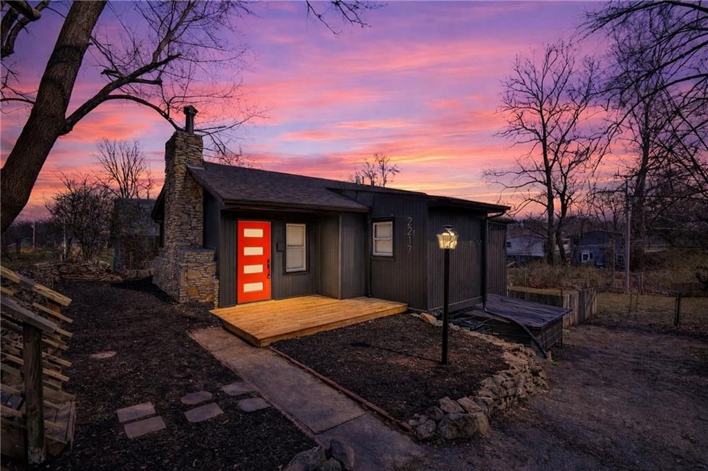 2217 S Cedar Avenue — photo 3