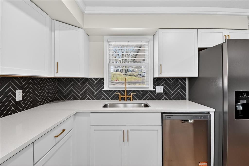 2217 S Cedar Avenue — photo 19