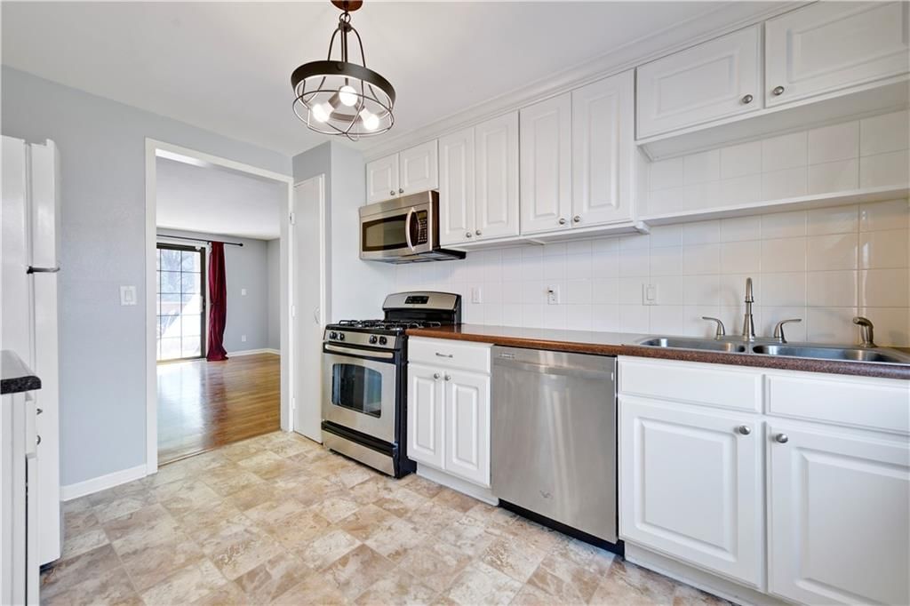 1114 W 46TH Street — photo 8