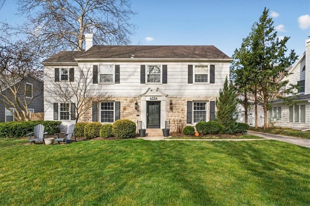 6534 Summit Street, Kansas City, MO