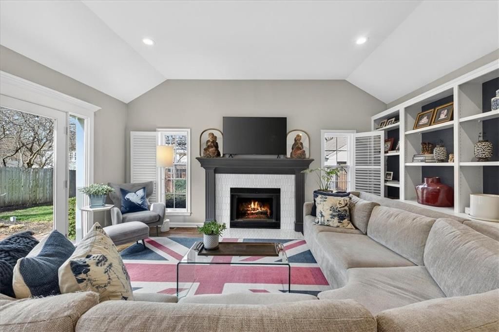 6534 Summit Street — photo 17