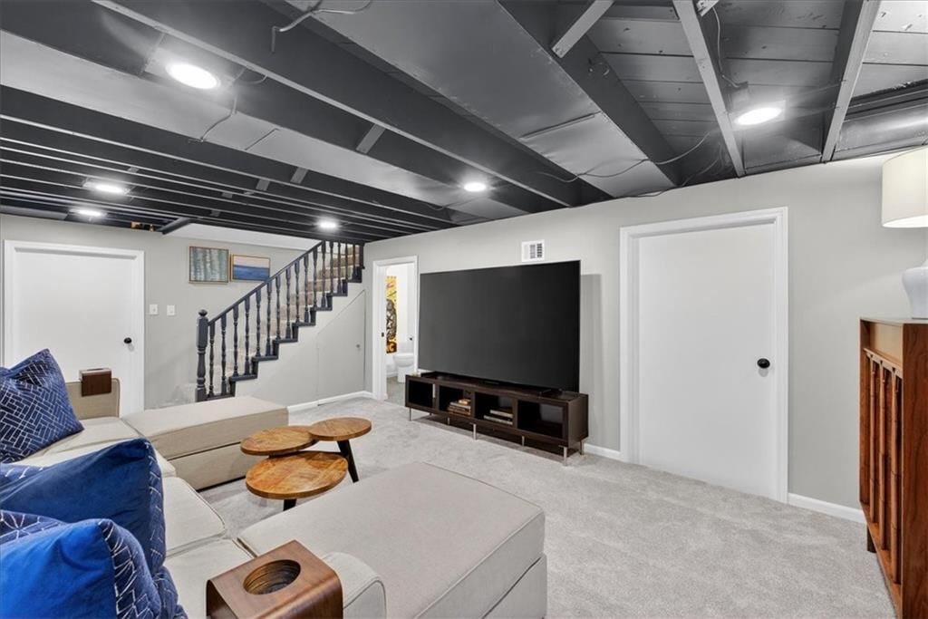 6534 Summit Street — photo 43