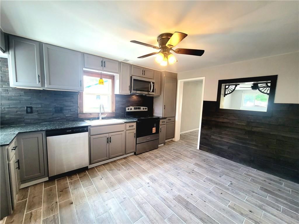 409 Spratley Street — photo 5
