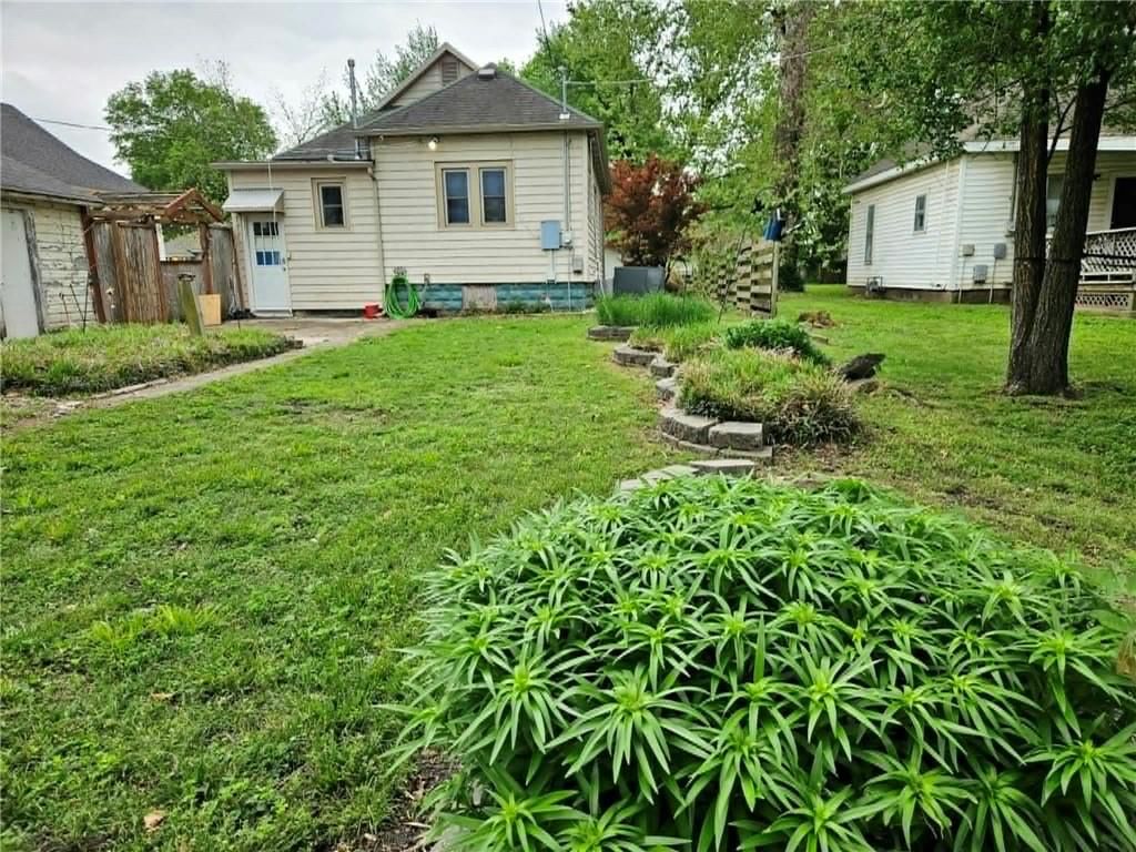 1010 W 3rd Street — photo 12