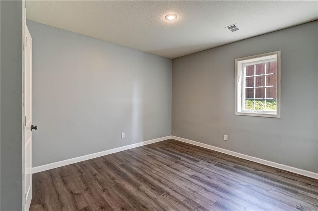 3705 N 153rd Street — photo 28