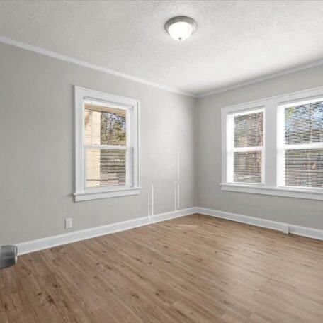 4025 AGNES Avenue — photo 9