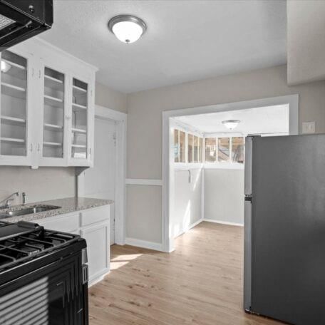 4025 AGNES Avenue — photo 11