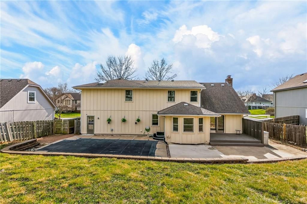 1525 Yorkshire Drive — photo 3