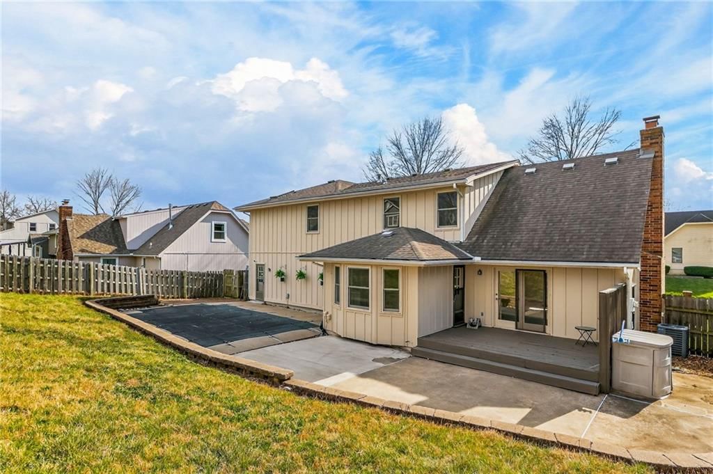 1525 Yorkshire Drive — photo 5