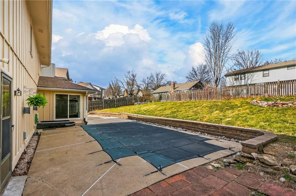 1525 Yorkshire Drive — photo 6