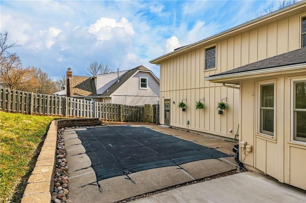 1525 Yorkshire Drive — photo 8