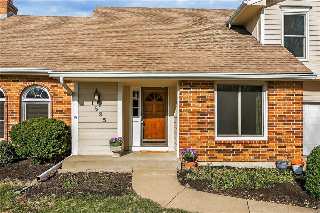 1525 Yorkshire Drive — photo 9