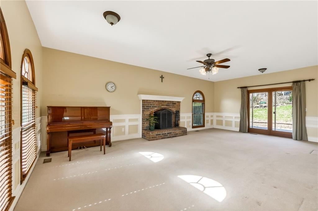 1525 Yorkshire Drive — photo 12