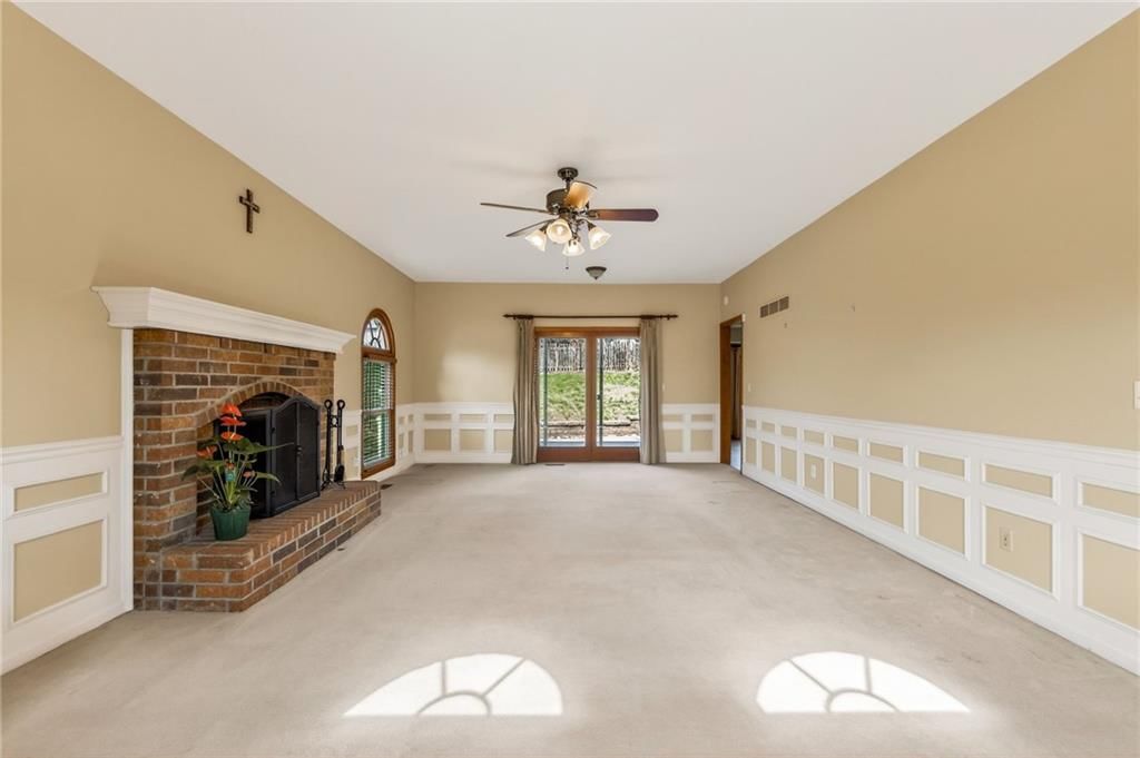 1525 Yorkshire Drive — photo 13