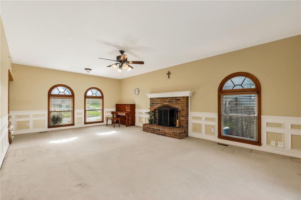 1525 Yorkshire Drive — photo 14