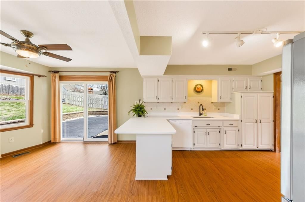 1525 Yorkshire Drive — photo 19