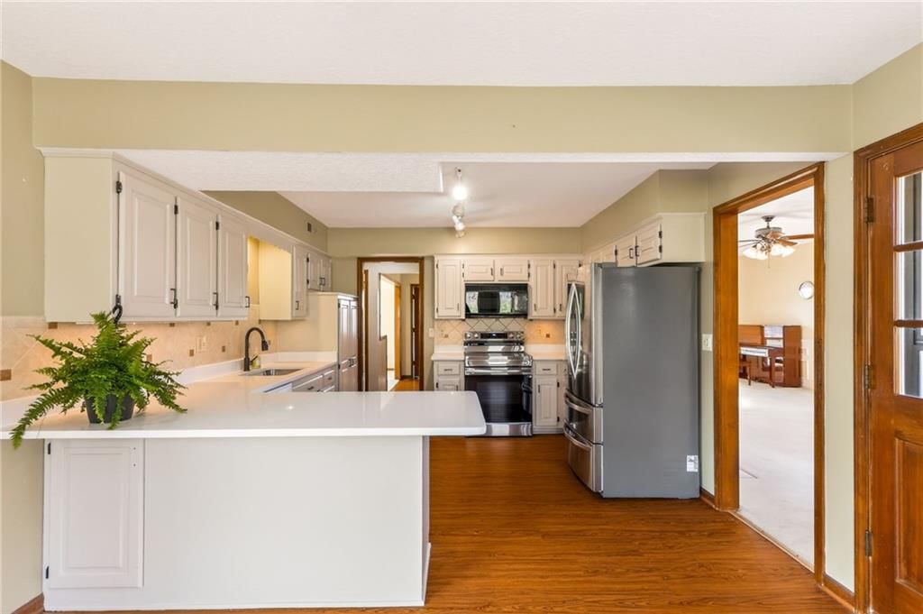 1525 Yorkshire Drive — photo 21