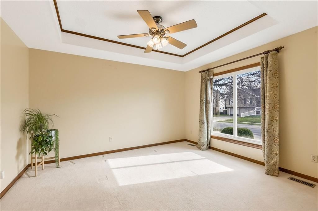 1525 Yorkshire Drive — photo 27