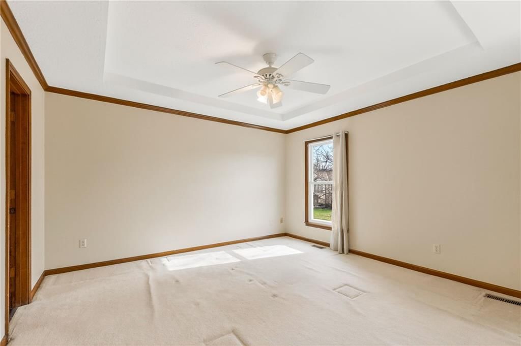1525 Yorkshire Drive — photo 32