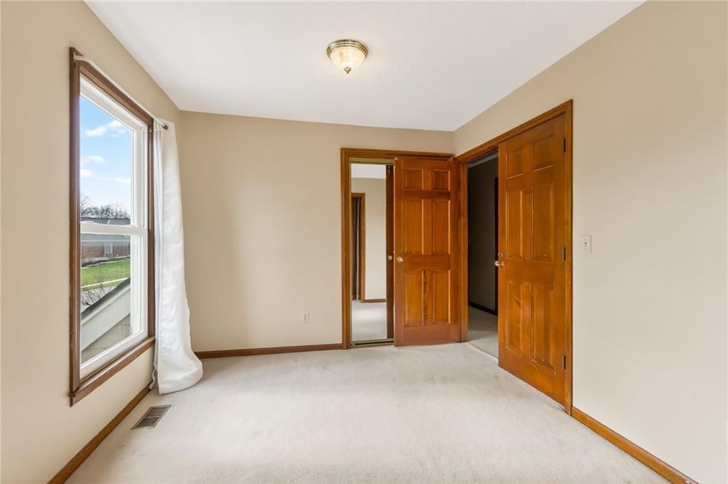 1525 Yorkshire Drive — photo 37