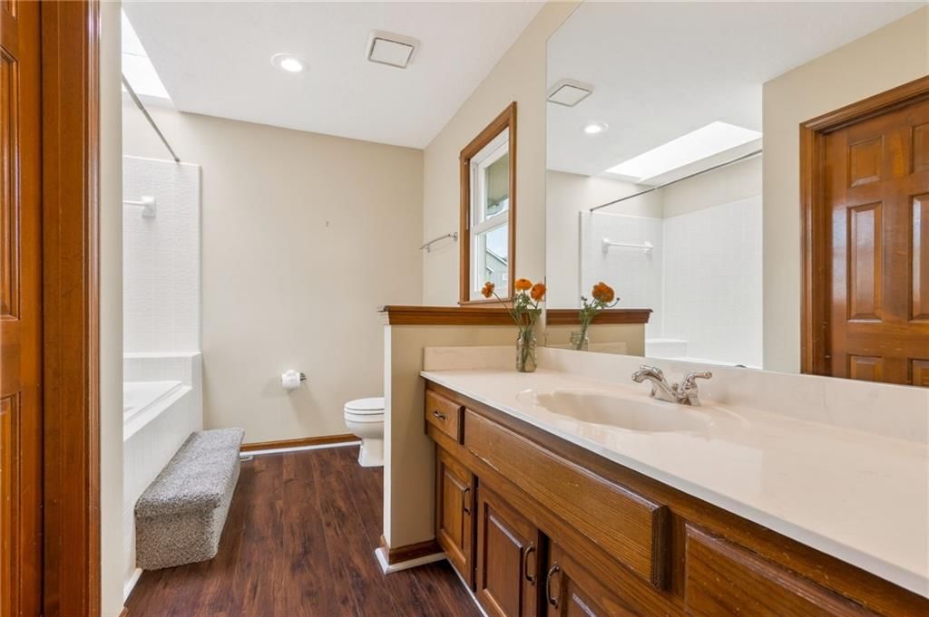1525 Yorkshire Drive — photo 39