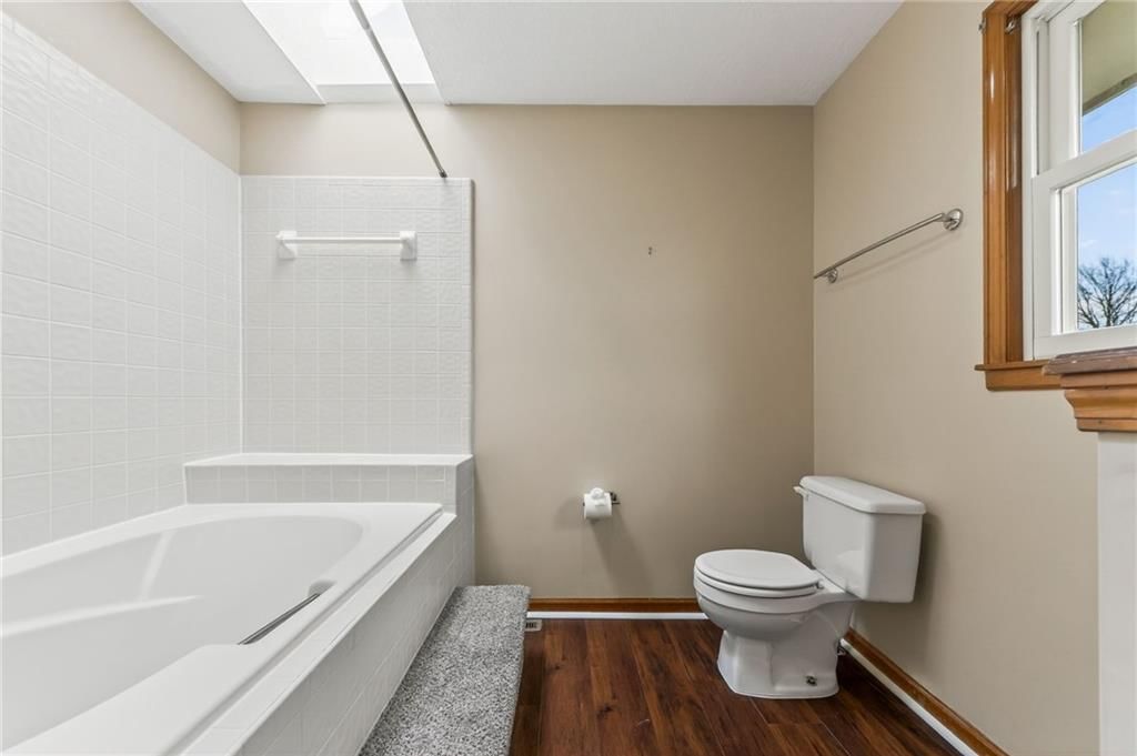1525 Yorkshire Drive — photo 40