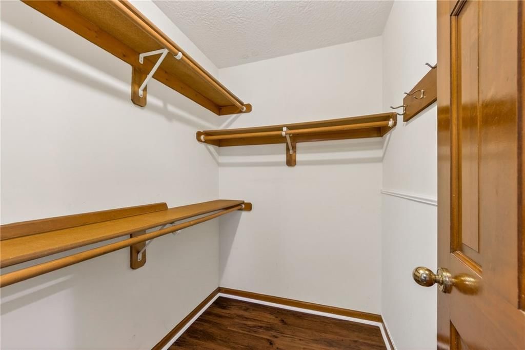 1525 Yorkshire Drive — photo 42