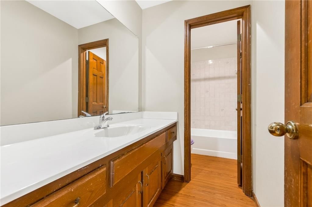 1525 Yorkshire Drive — photo 45