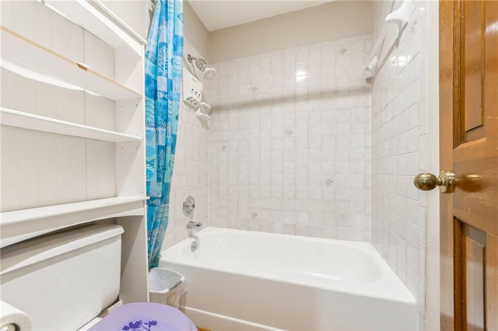 1525 Yorkshire Drive — photo 46