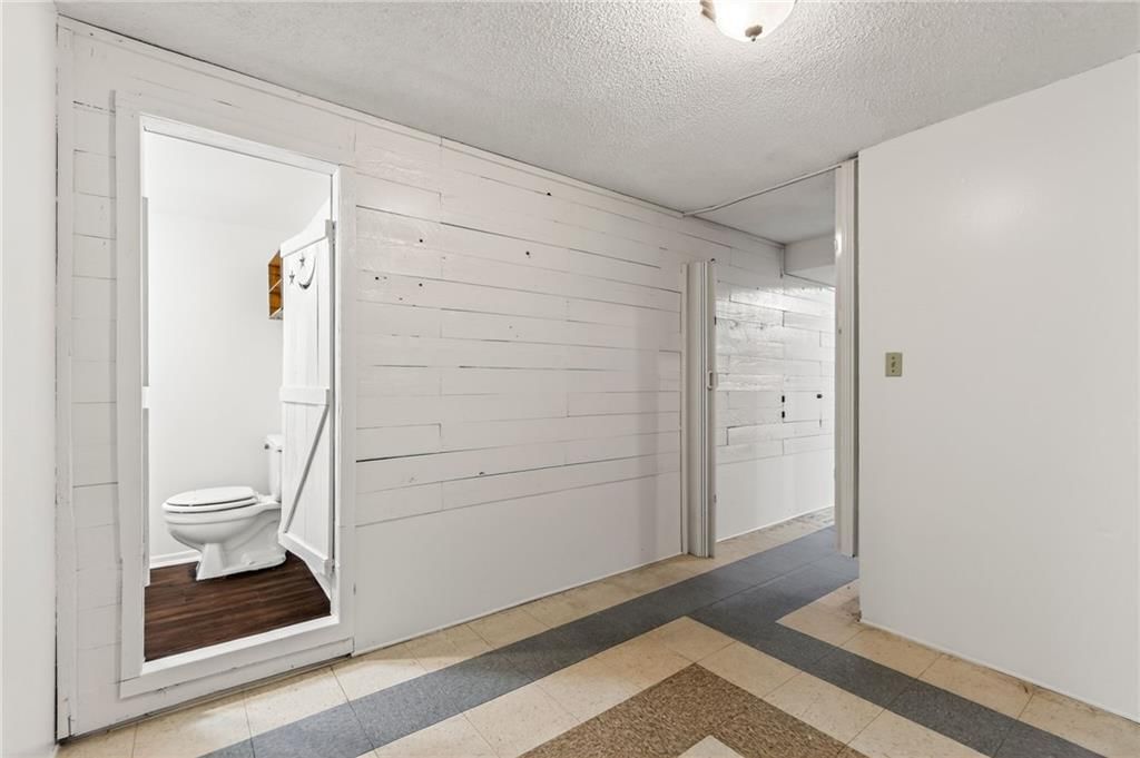 1525 Yorkshire Drive — photo 52
