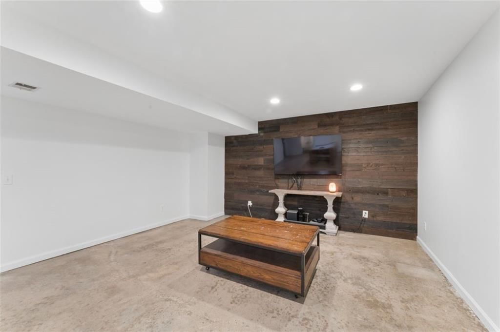 21081 W 224th Street — photo 45