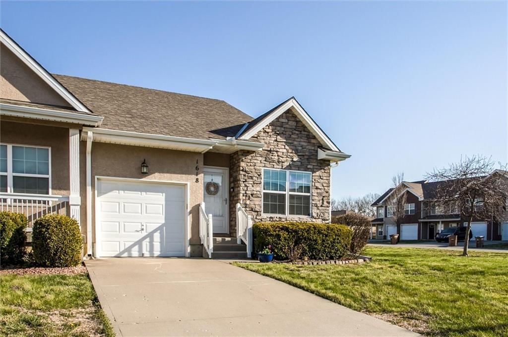 1618 Ridgeway Drive, Raymore, MO