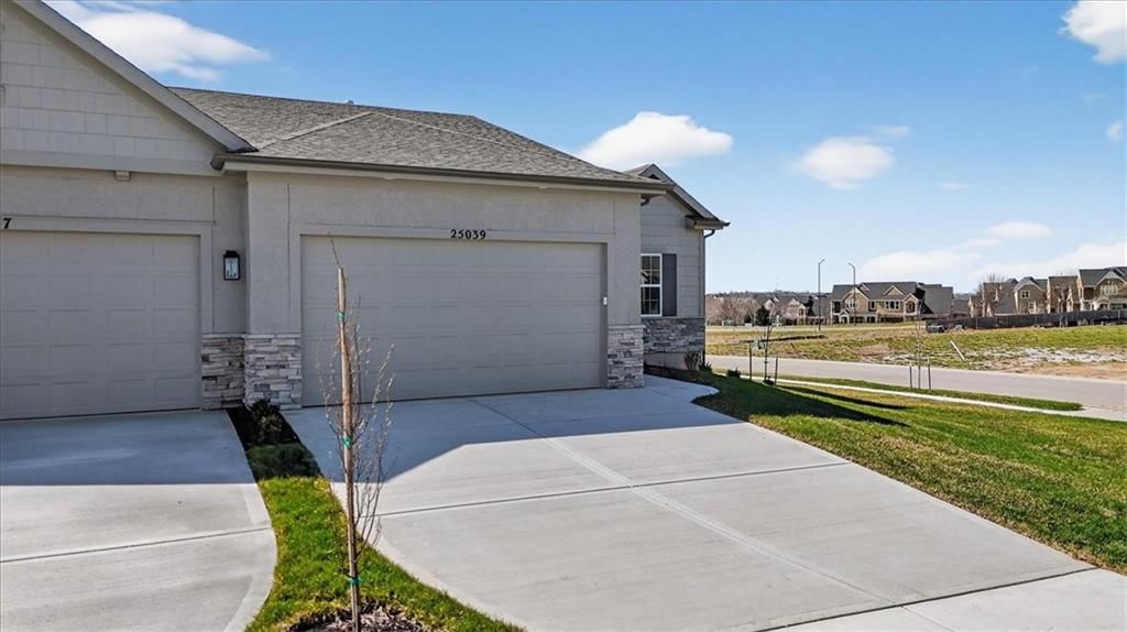 25039 W 94th Terrace — photo 4