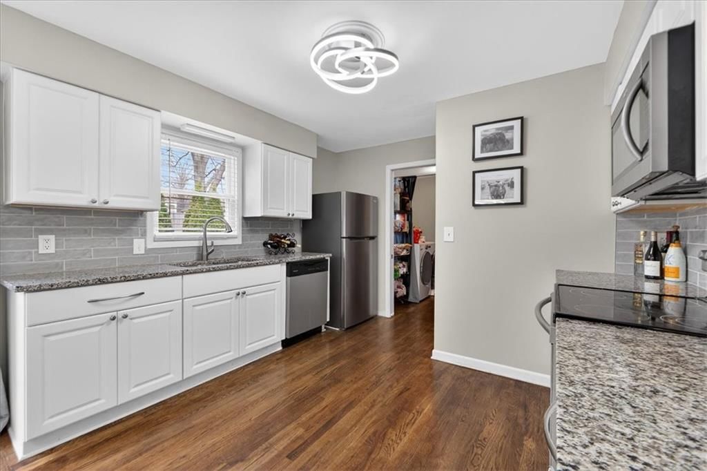 7030 Barkley Street — photo 9