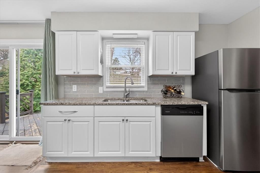 7030 Barkley Street — photo 10