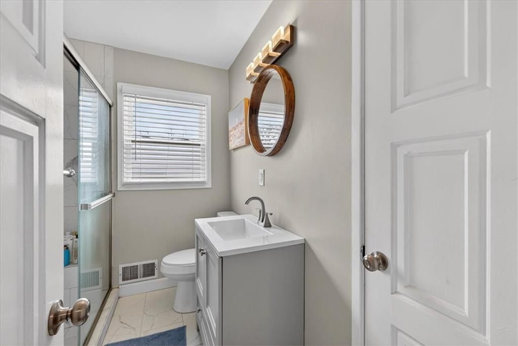 7030 Barkley Street — photo 17
