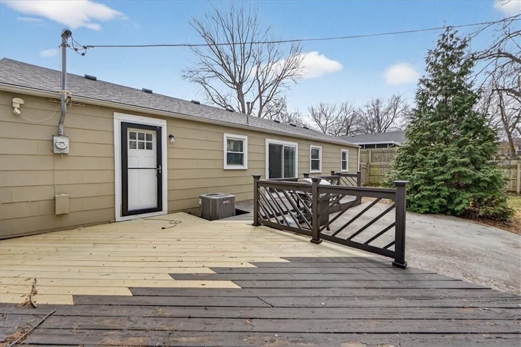 7030 Barkley Street — photo 29