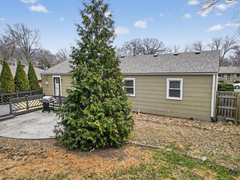 7030 Barkley Street — photo 31
