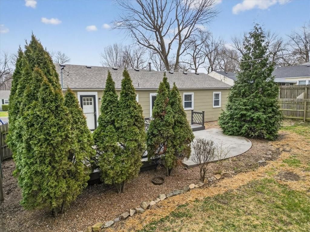 7030 Barkley Street — photo 33