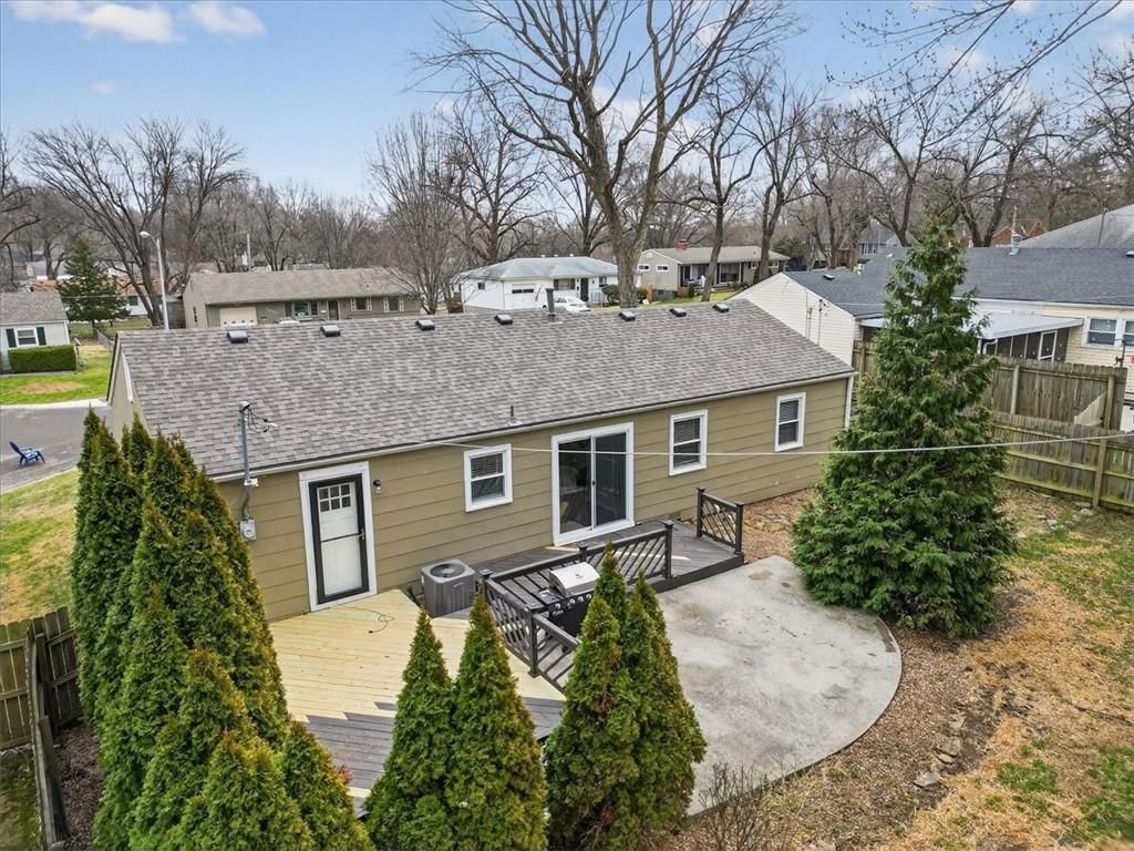 7030 Barkley Street — photo 34