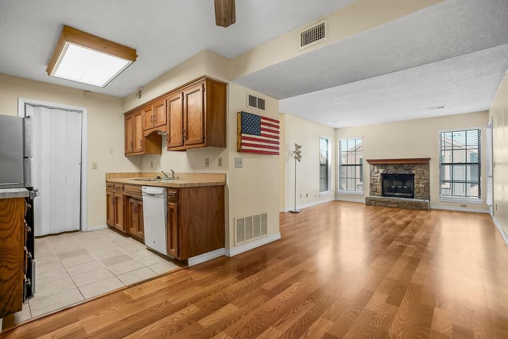 12739 W 110th Terrace — photo 8