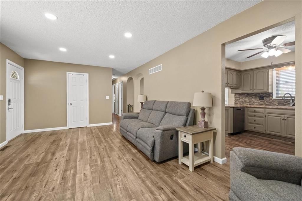 2113 S Owings Street — photo 4