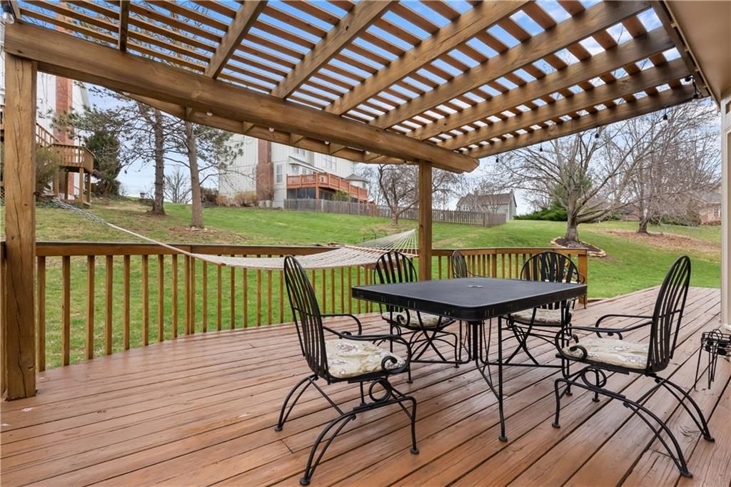 311 NE Wicklow Court — photo 42
