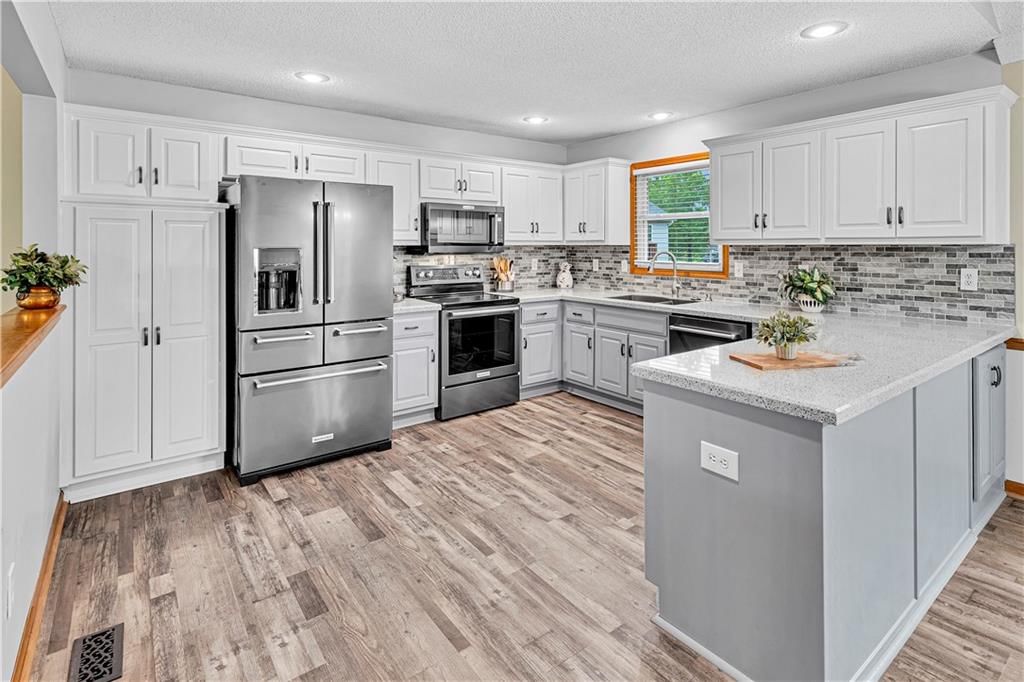 15678 S Lindenwood Drive — photo 9