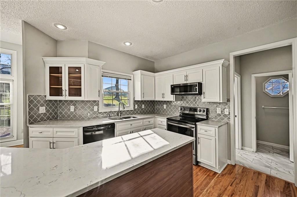 3317 N 110th Street — photo 8