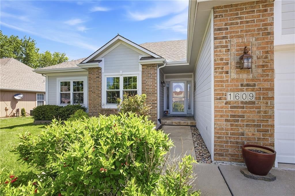 1609 Dalton Drive — photo 2