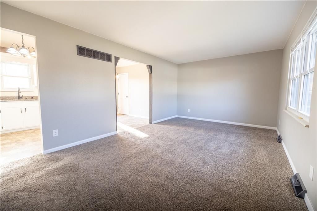 1609 N Ponca Drive — photo 2