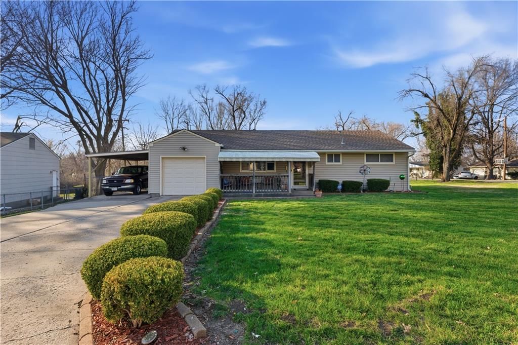 8600 Crystal Avenue, Kansas City, MO