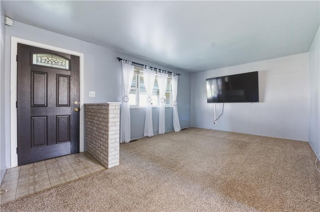 8600 Crystal Avenue — photo 3