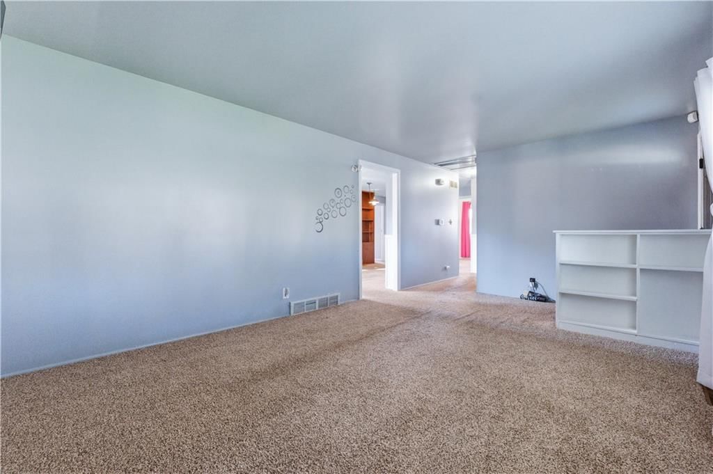 8600 Crystal Avenue — photo 4